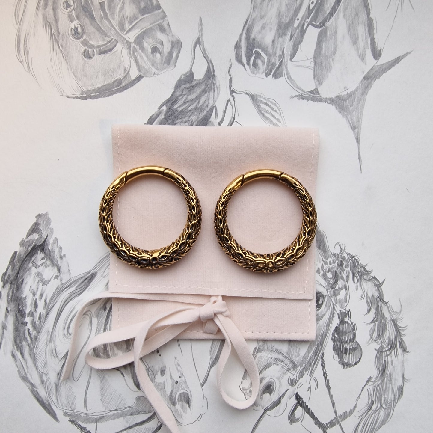 4MM 2G Sunshine Gold Ivy Thorn Hanger Ear Weights