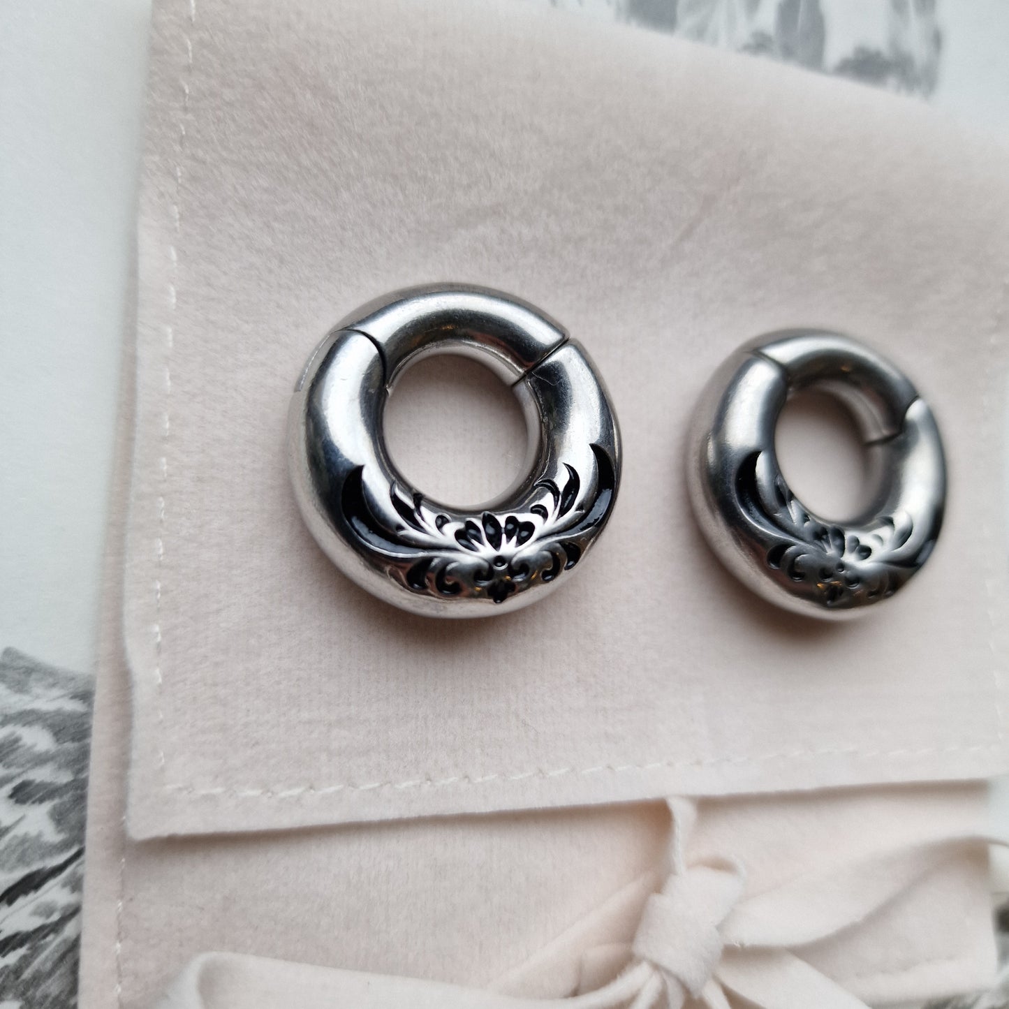 6MM 2G Silver Blossom Huggies