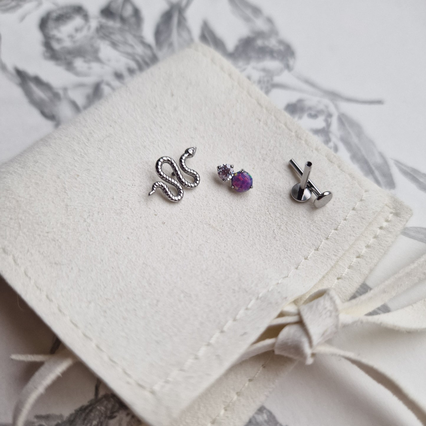 Snake × Purple Opal ●● Titanium Cartilage Asymmetric Stud Set
