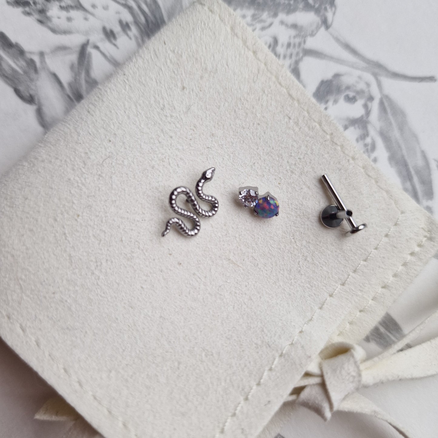 Snake × Purple Opal ●● Titanium Cartilage Asymmetric Stud Set