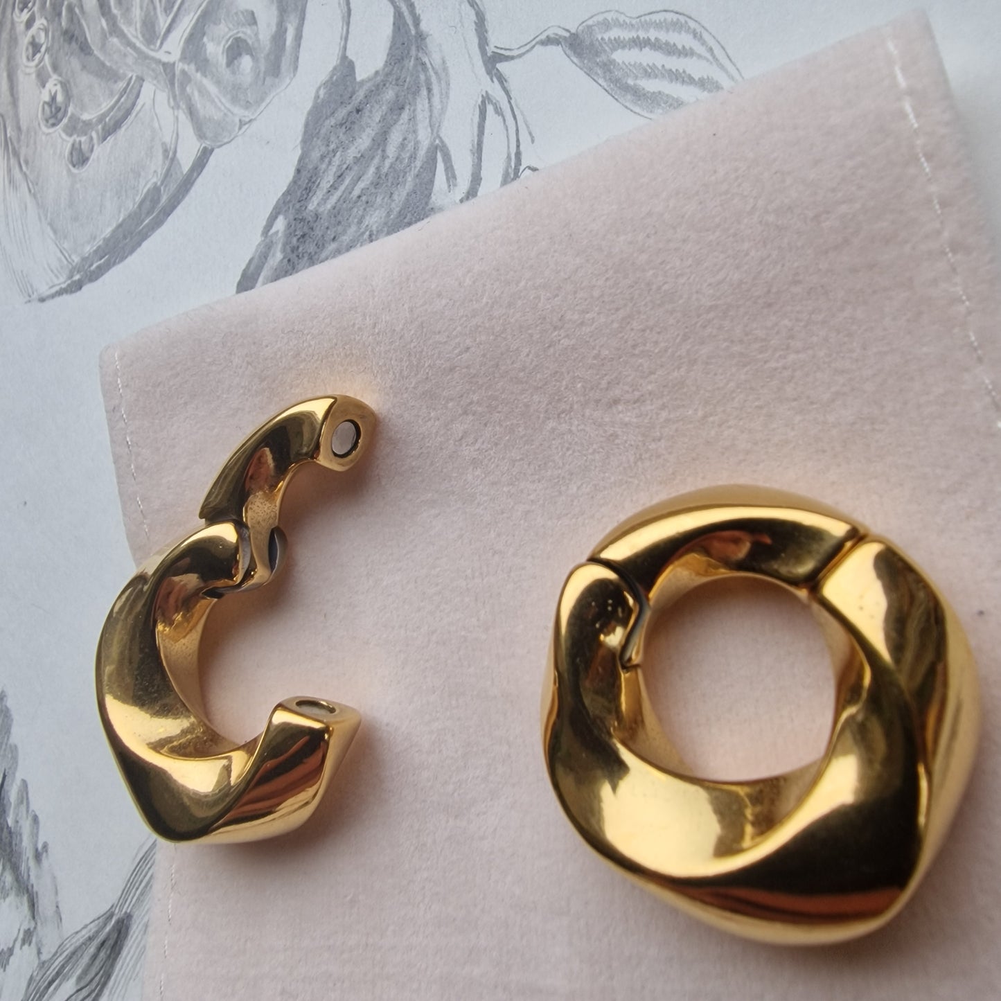 6MM Classic Chunky Twist Ear Weights | Gold Ear Weight Hangers | stretched lobes