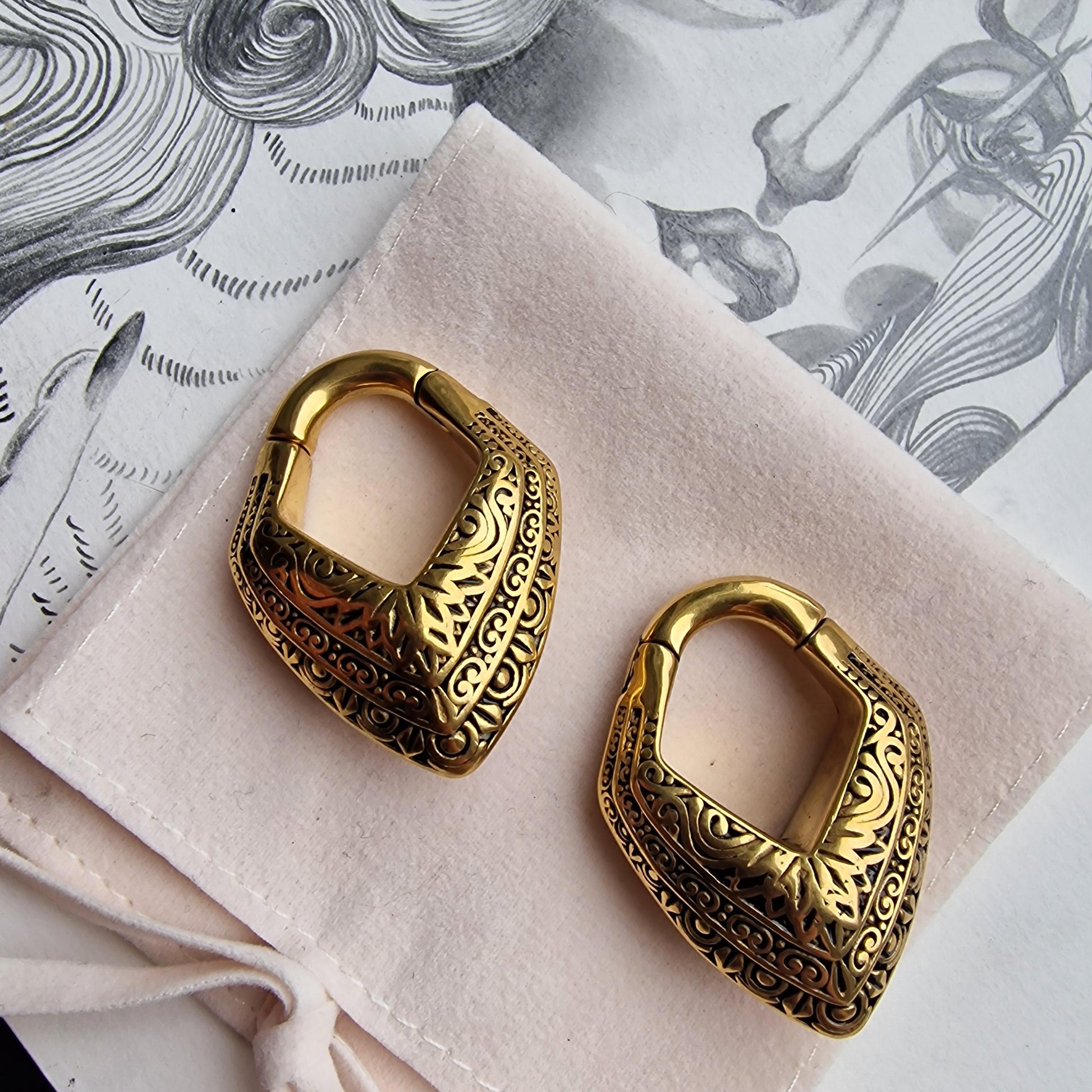 4MM 2G Golden Dandelion Ear Weights