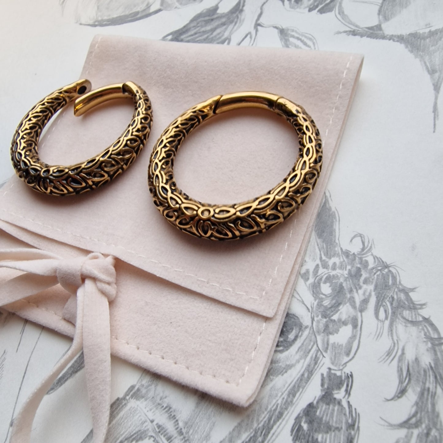 4MM 2G Sunshine Gold Ivy Thorn Hanger Ear Weights