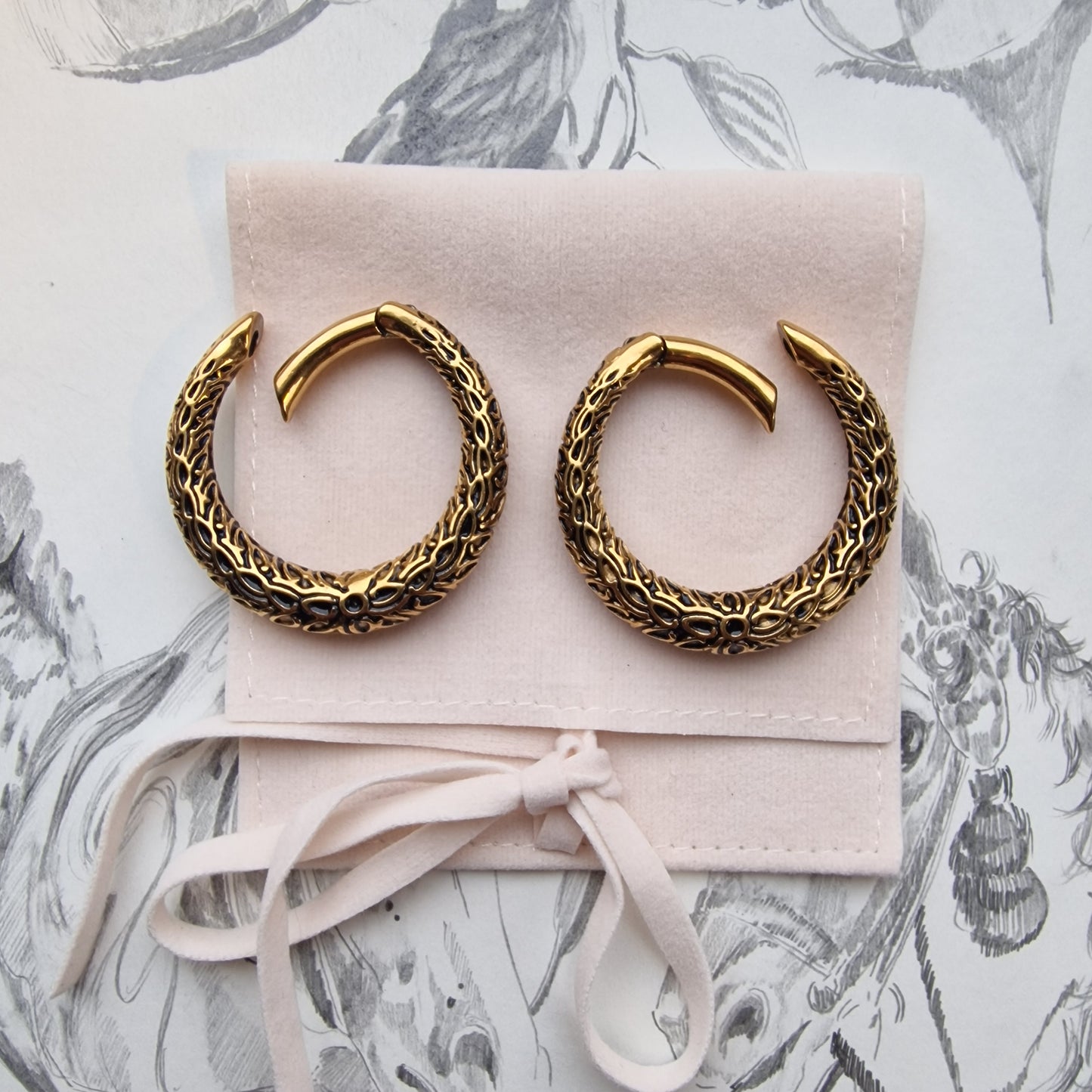 4MM 2G Sunshine Gold Ivy Thorn Hanger Ear Weights