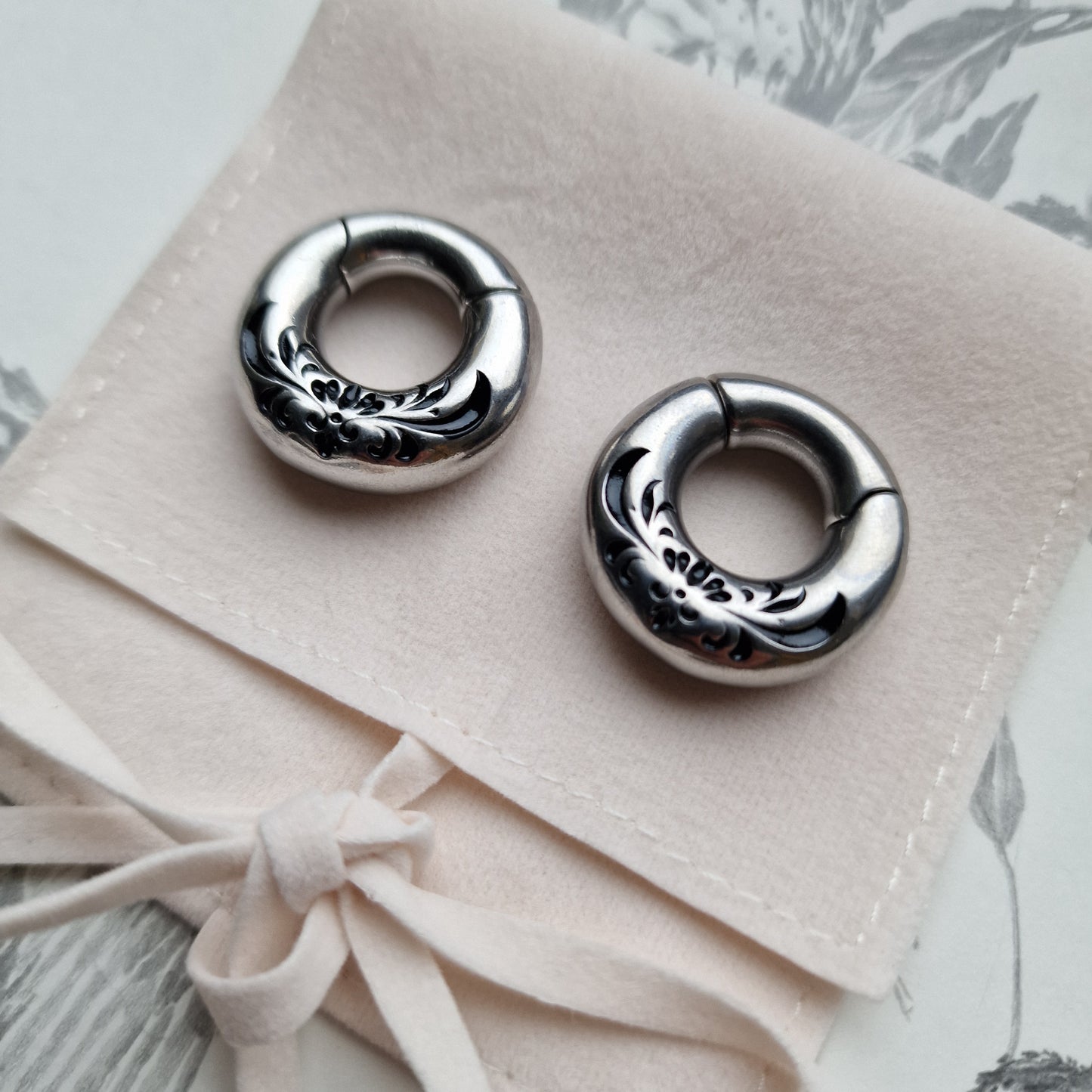 6MM 2G Silver Blossom Huggies