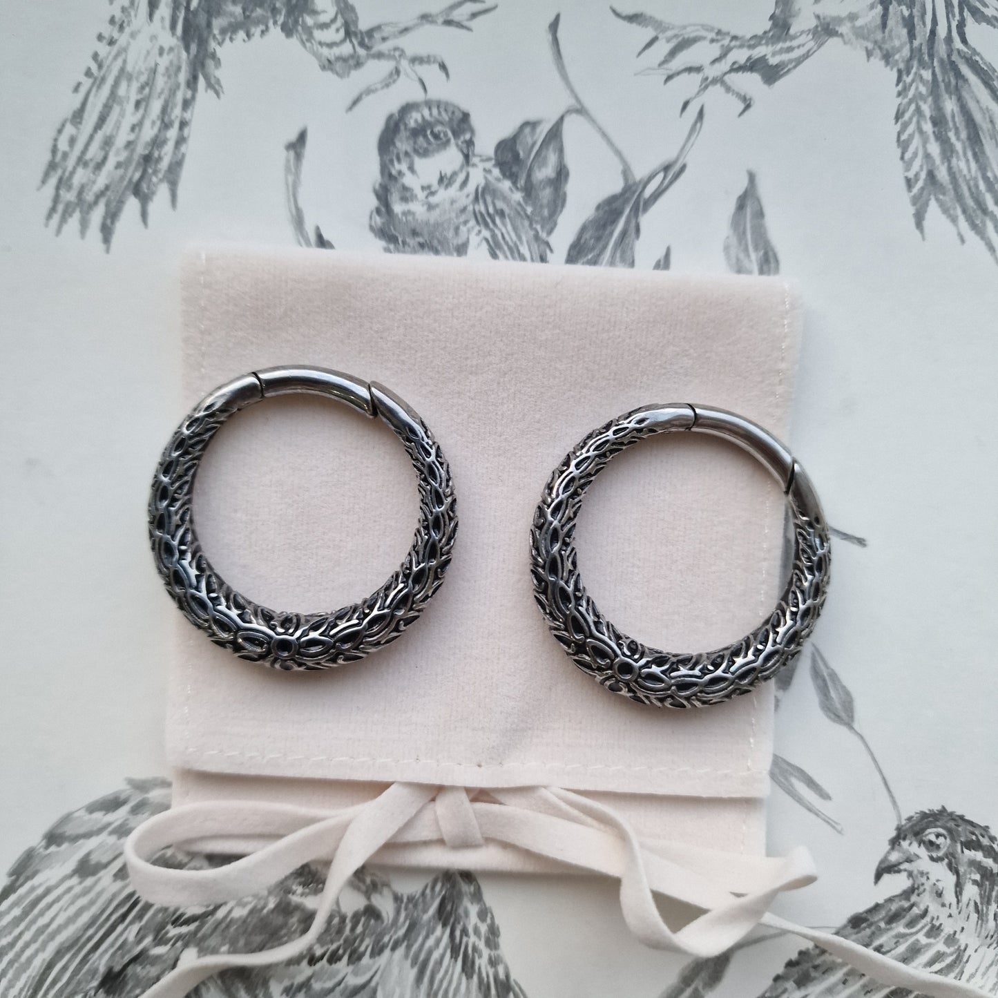 4MM 6G Silver Ivy Thorns Hangers Ear Weights