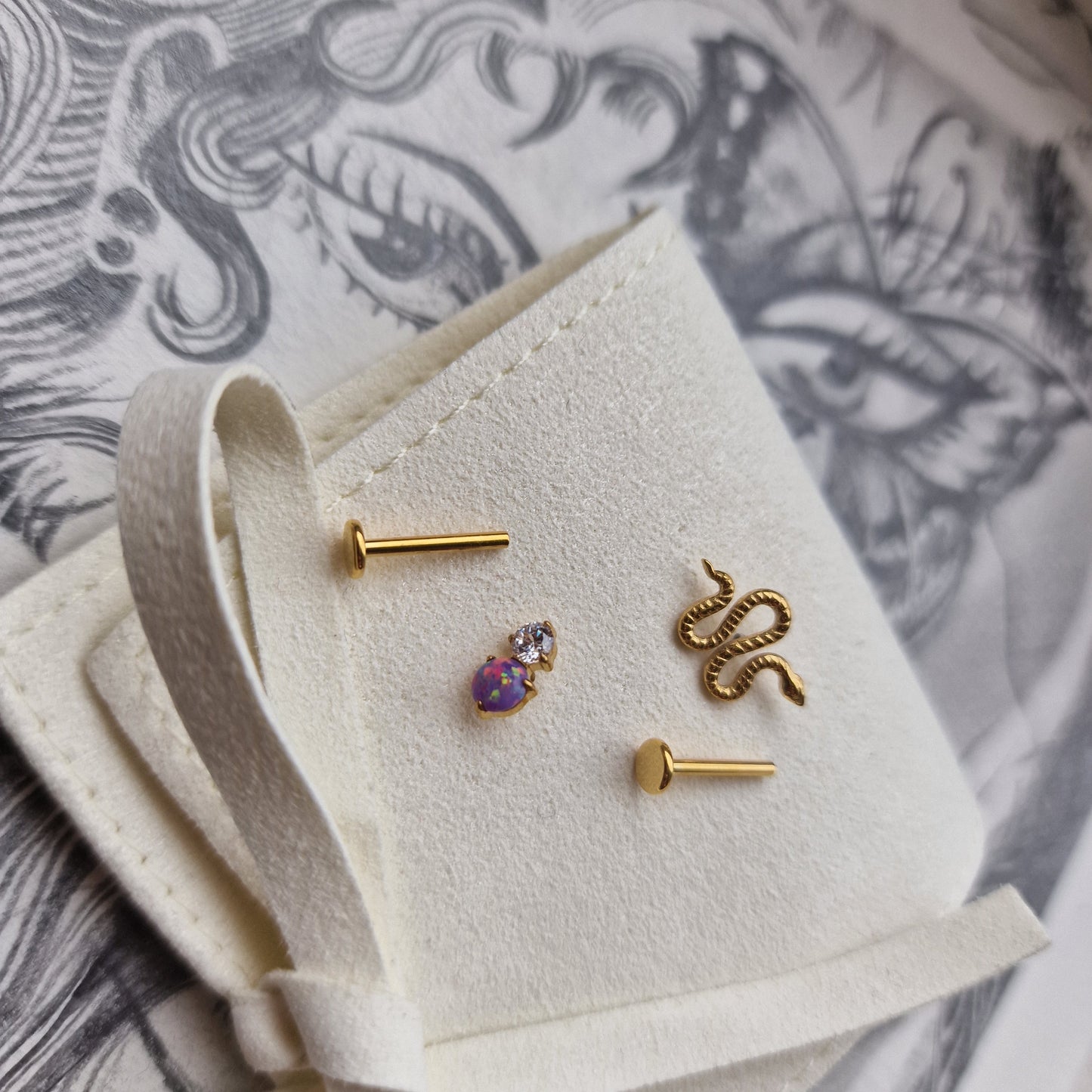 Snake × Purple Opal ●● Titanium Cartilage Asymmetric Stud Set