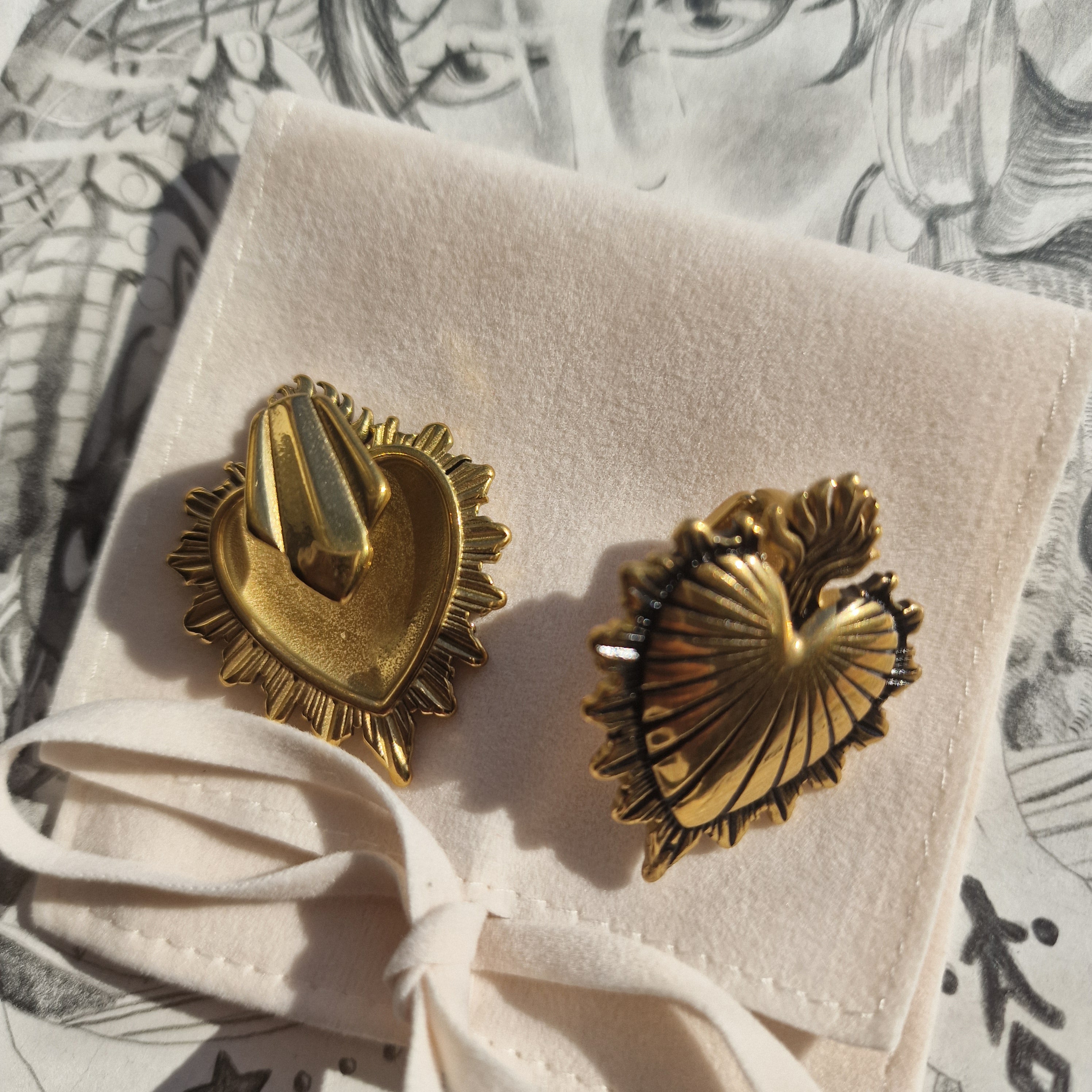 12MM 1/2inch Sunshine Gold Sacred Heart Ear Weight Hangers