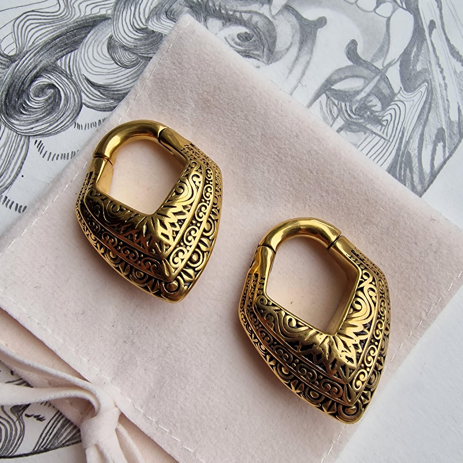 4MM 2G Golden Dandelion Ear Weights