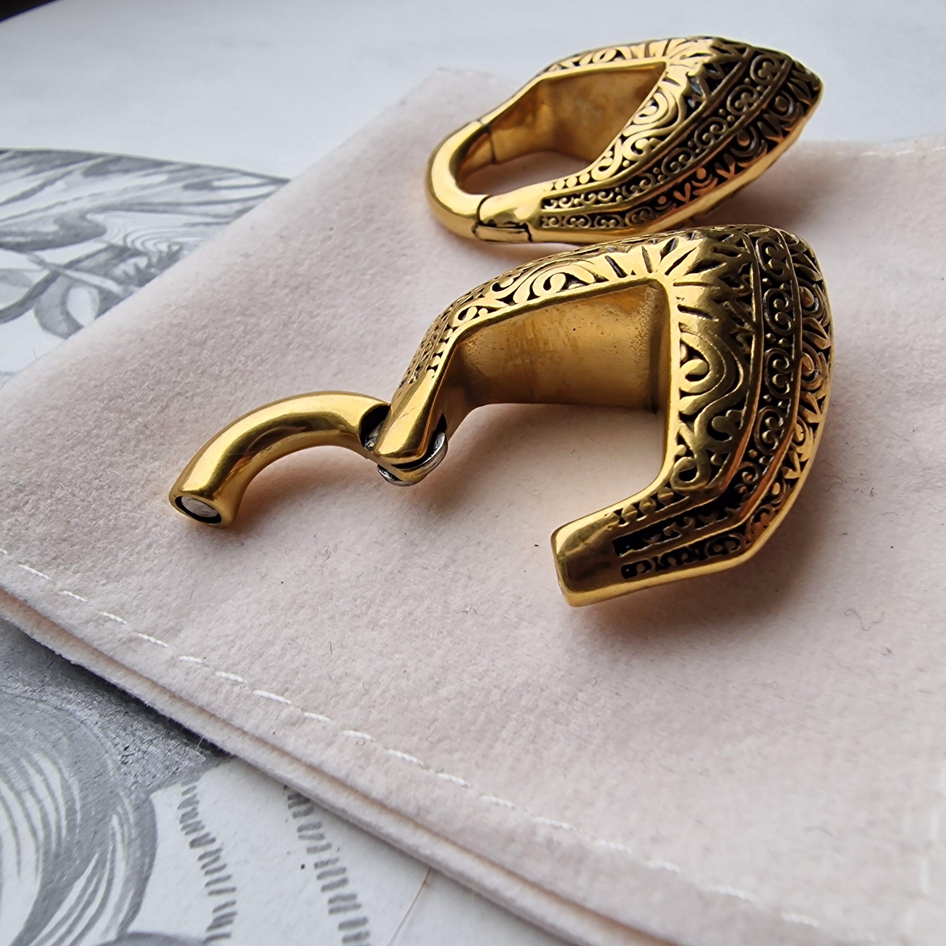 4MM 2G Golden Dandelion Ear Weights