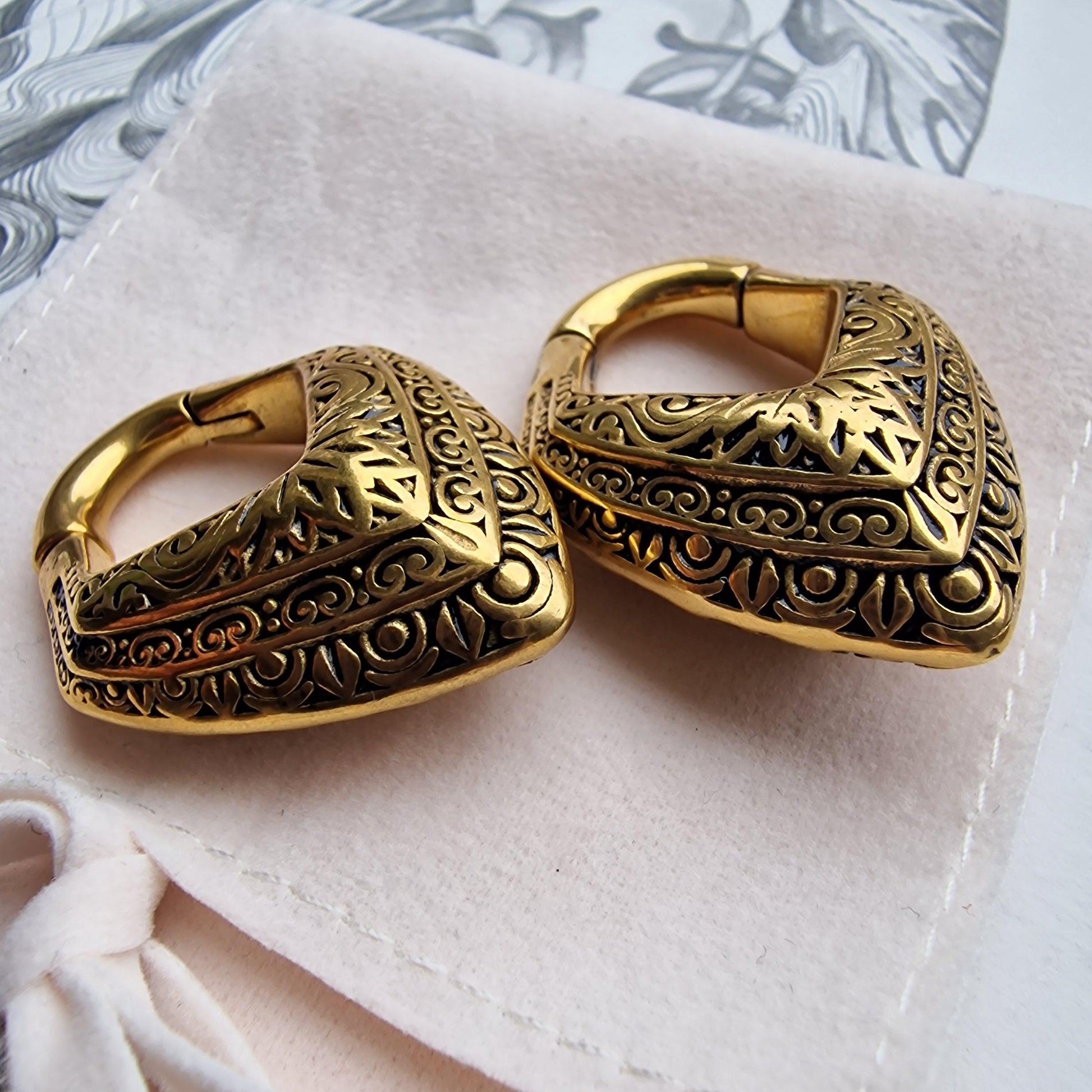 4MM 2G Golden Dandelion Ear Weights