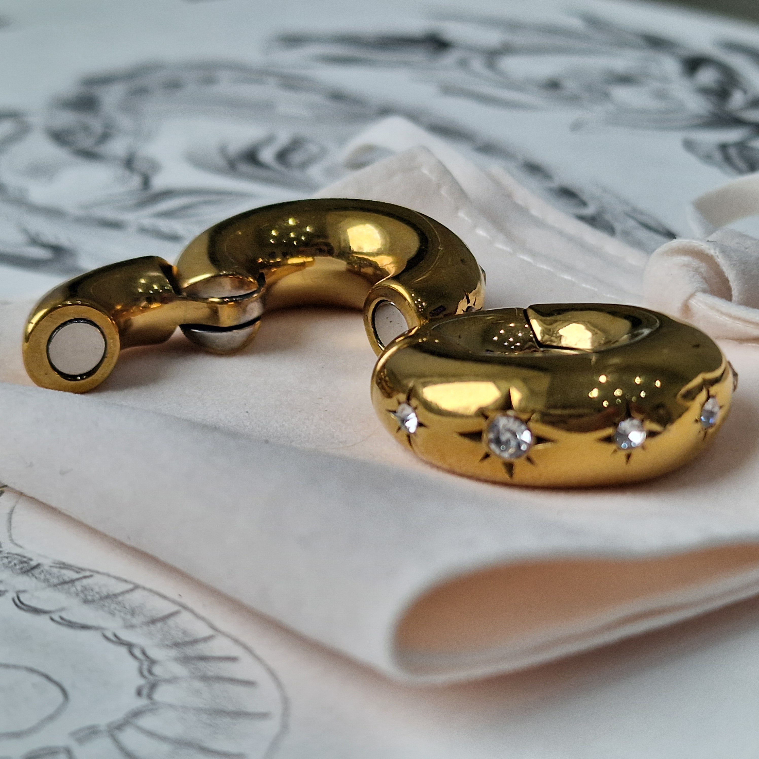 8MM 0G Golden Ear Weights Star Gaze Huggies | Alt Gauges for Stretched  Ears and Lobes
