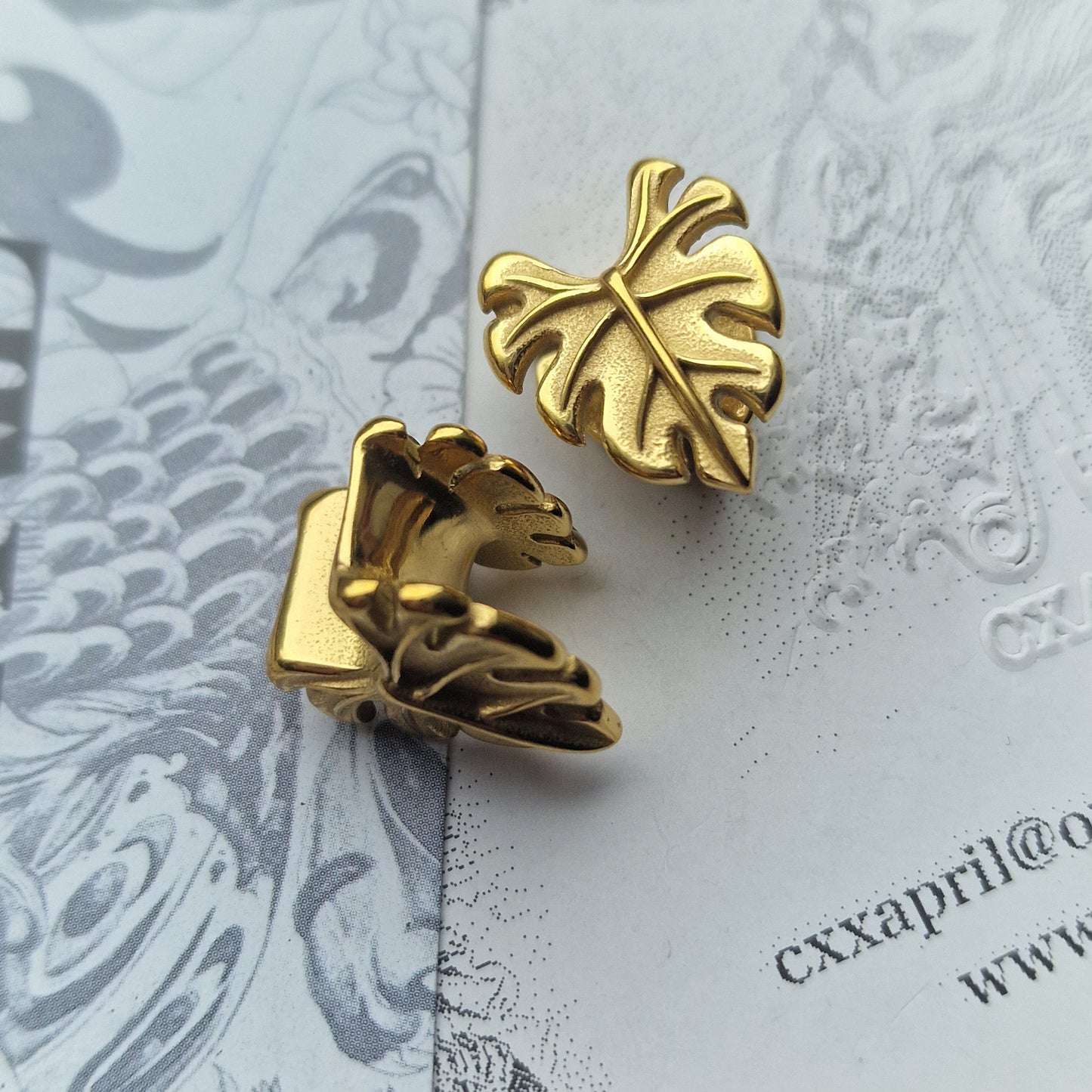 8MM 0G Palm Leaf Saddle Gauges | Jewellery for Stretched Ears and Lobes
