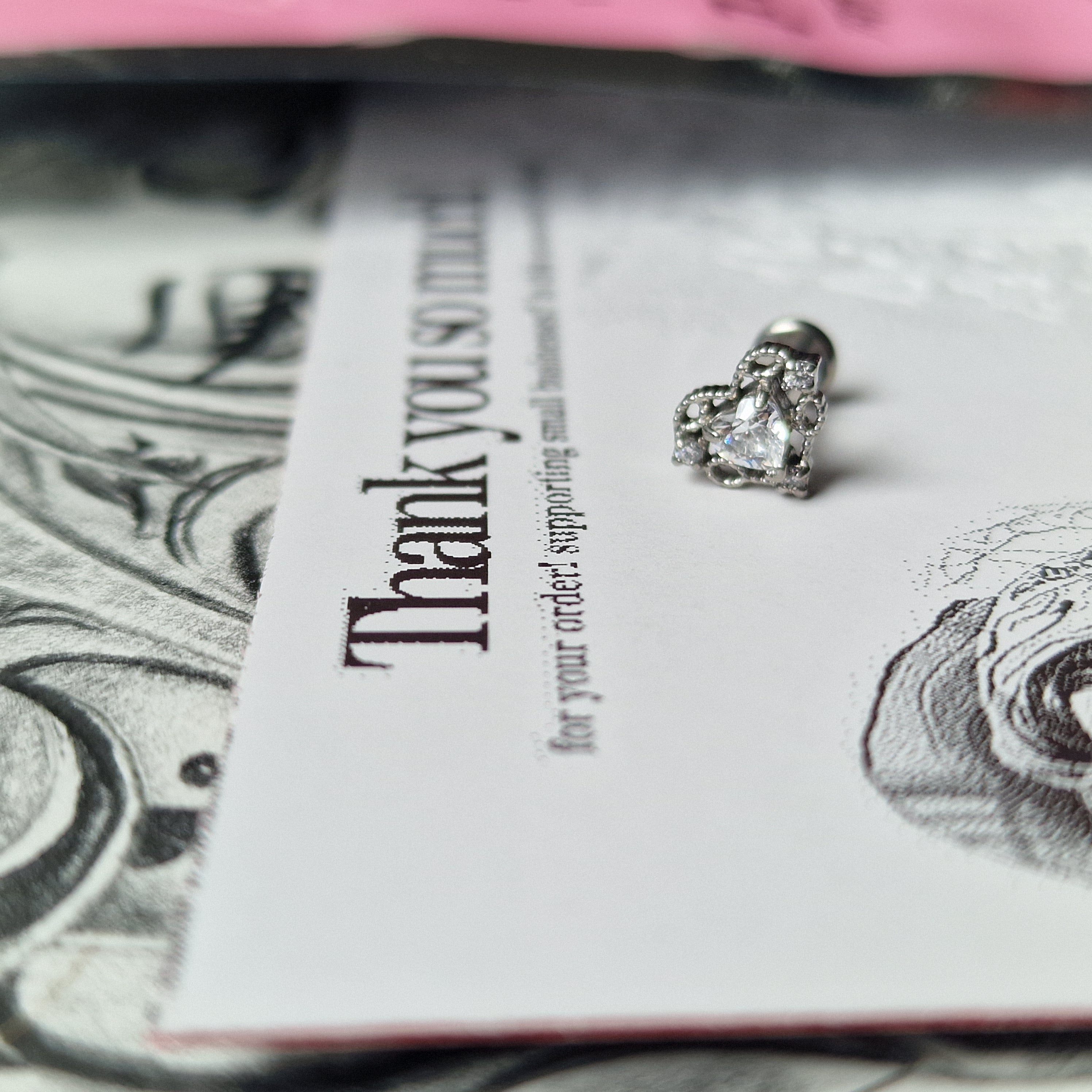 Chained Heart Detail | White Zircon Titanium Silver Body Piercing
