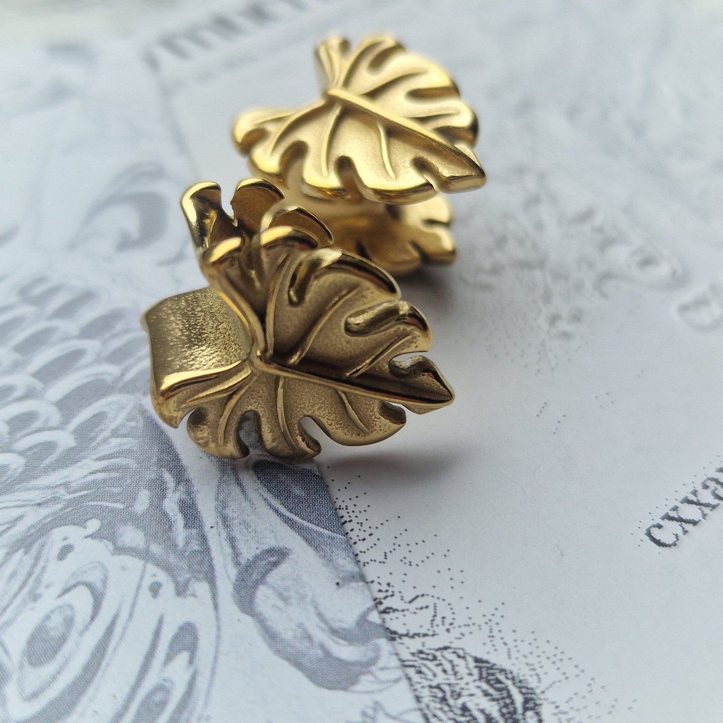 8MM 0G Palm Leaf Saddle Gauges | Jewellery for Stretched Ears and Lobes