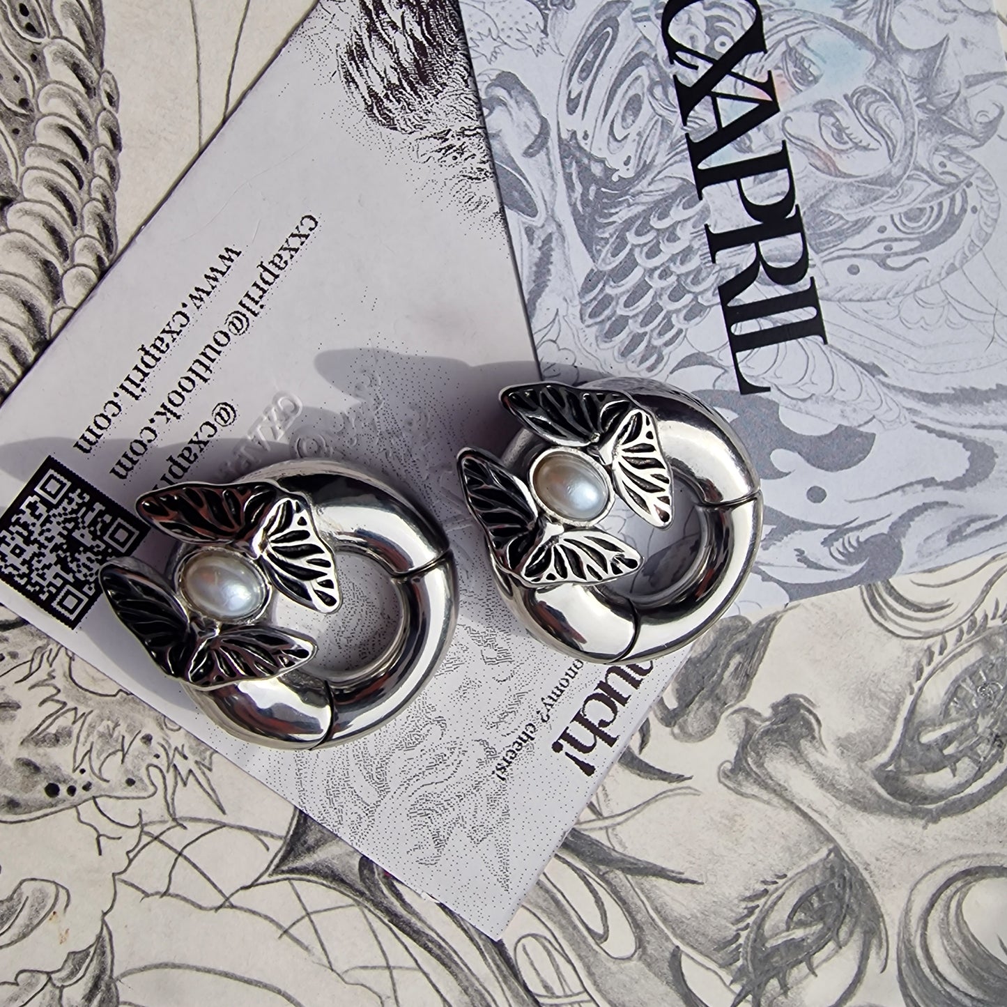 6MM 2G Twin Flame Butterfly Pearl Silver Ear Weights | Stretched Ears