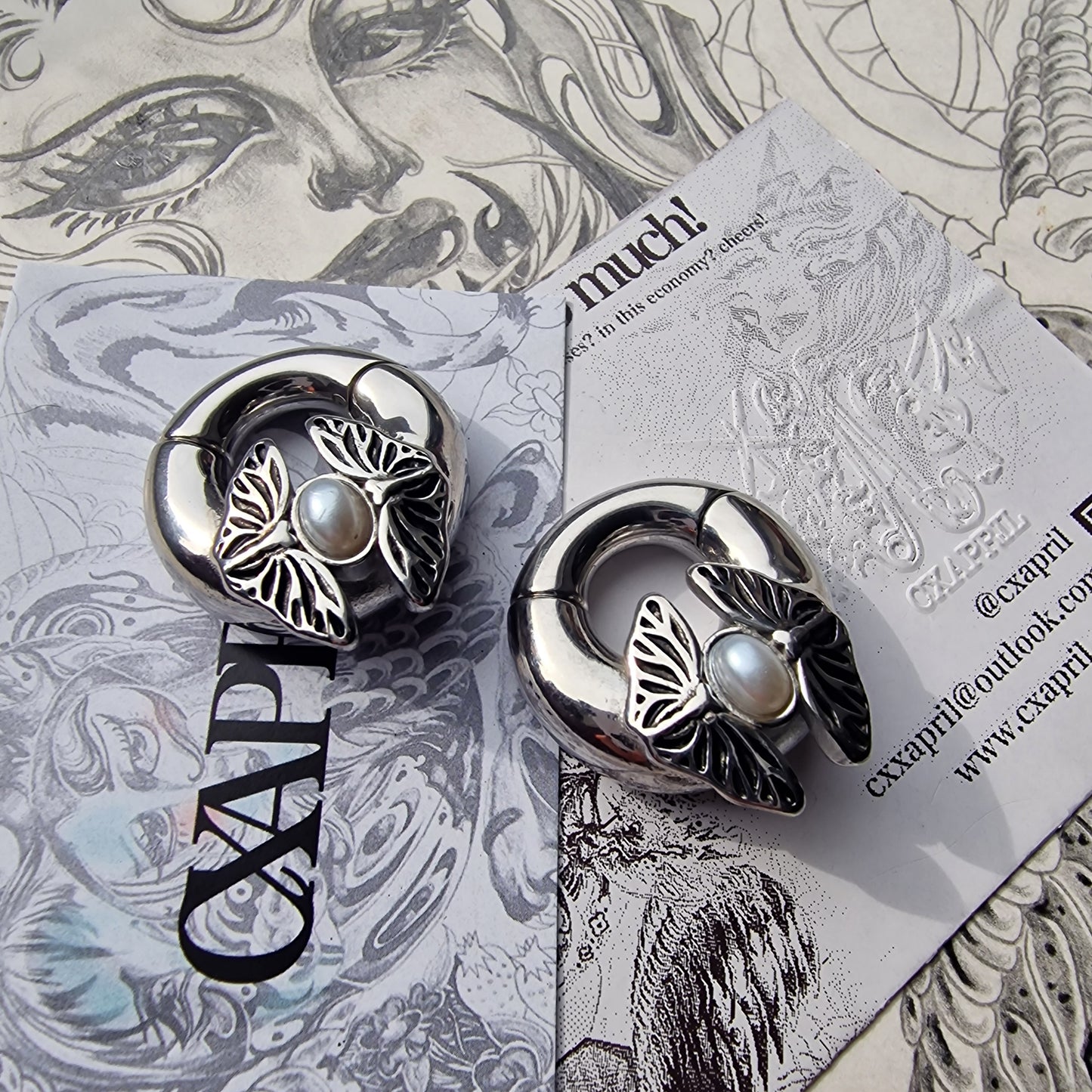6MM 2G Twin Flame Butterfly Pearl Silver Ear Weights | Stretched Ears