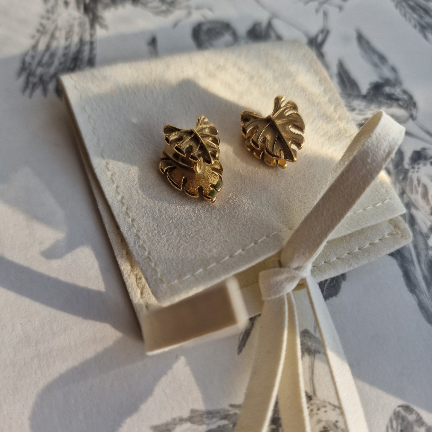 8MM 0G Gold Leaf Saddle Plug Ear Weight Stretched Lobes Ear Plugs Gauges Tunnels