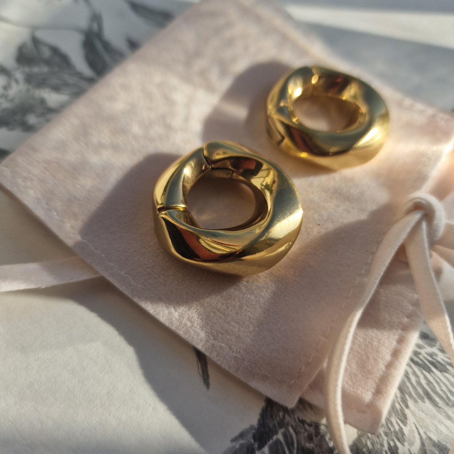 6MM Classic Chunky Twist Ear Weights | Gold Ear Weight Hangers | stretched lobes