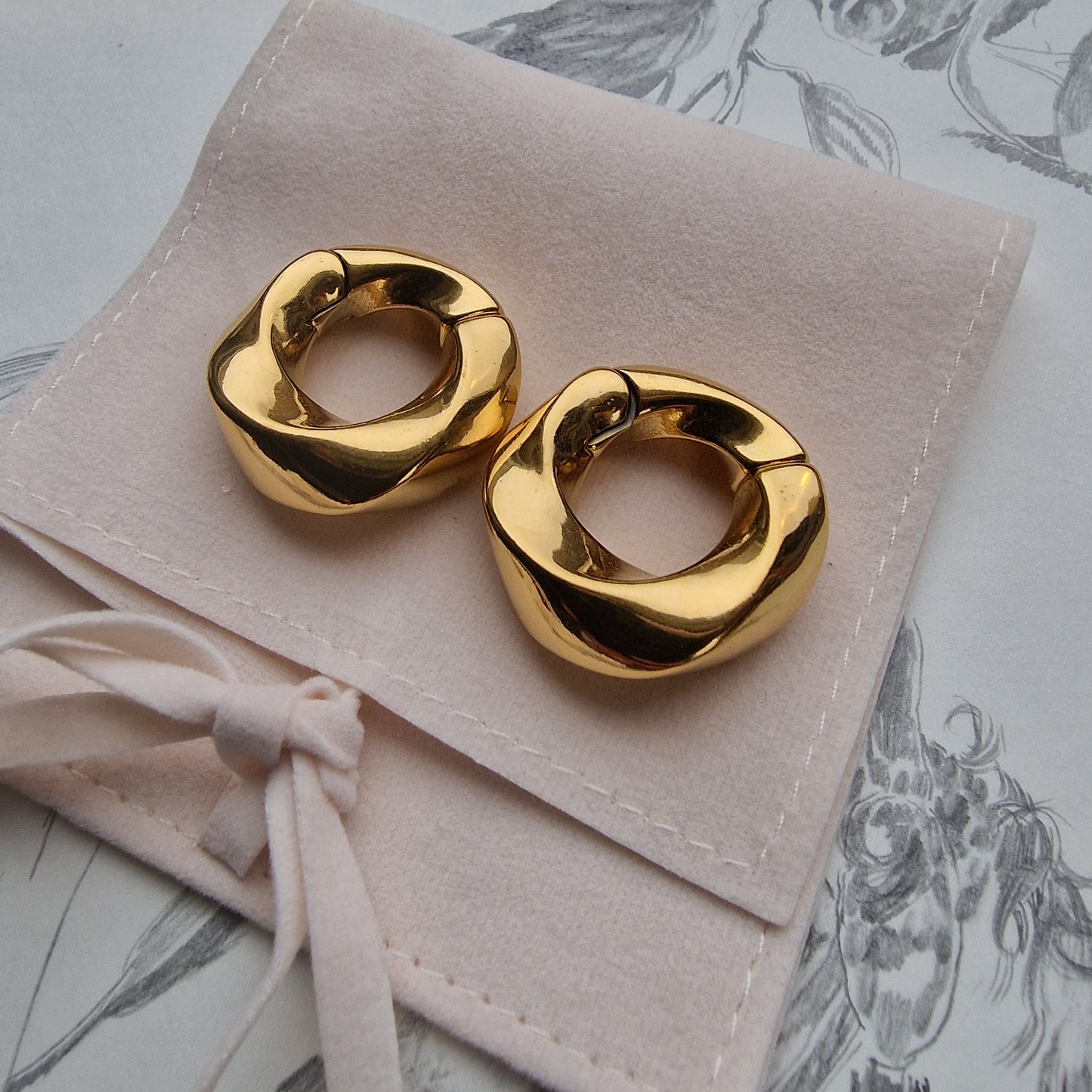 6MM Classic Chunky Twist Ear Weights | Gold Ear Weight Hangers | stretched lobes