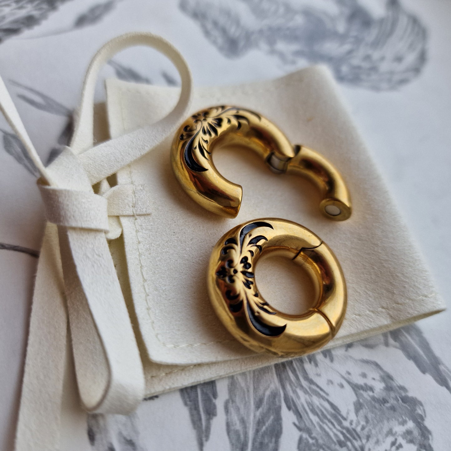 6MM 2G  Gold Flower Ear Hanger Hoop Ear Weights Gauges Stretched lobes tunnels