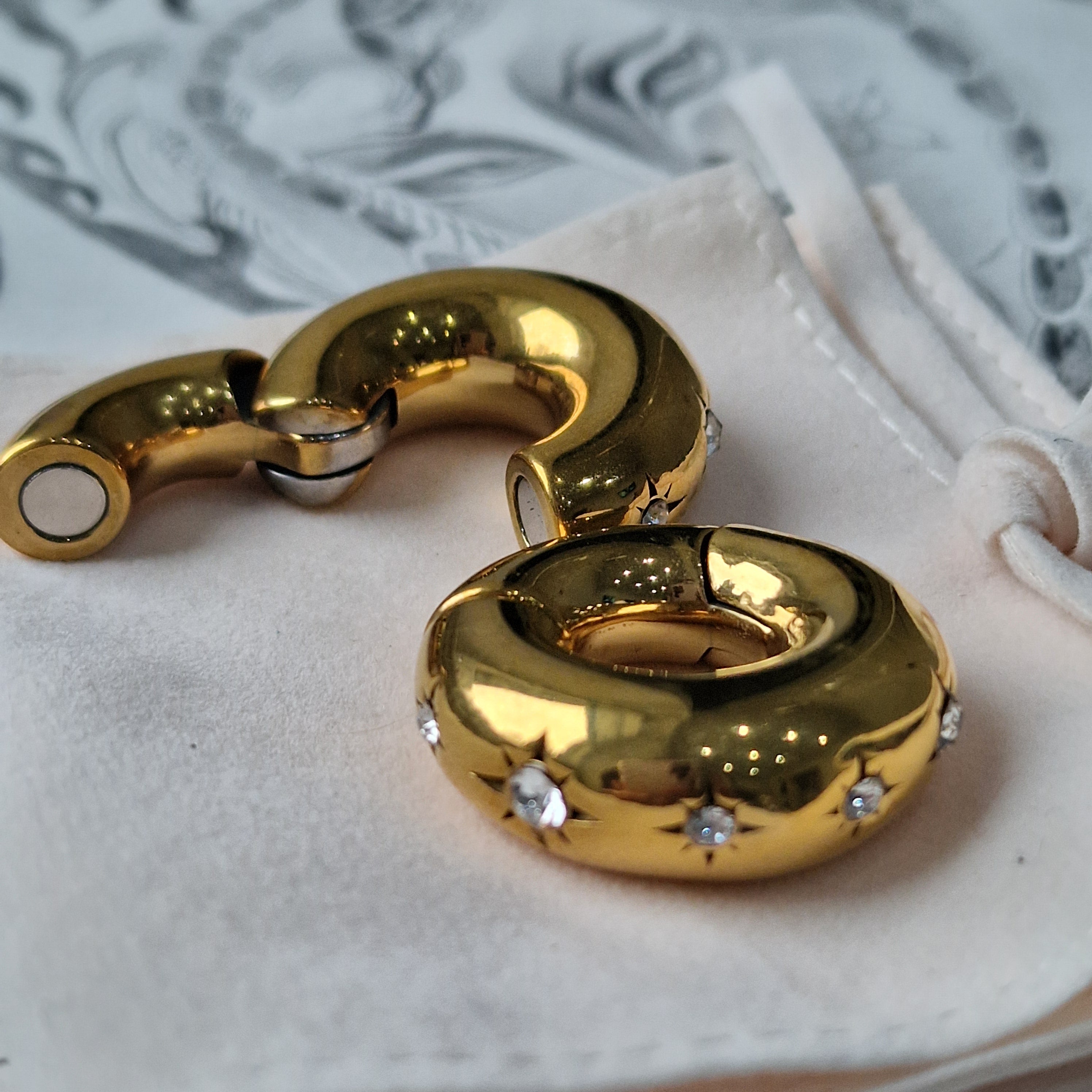 8MM 0G Golden Ear Weights Star Gaze Huggies | Alt Gauges for Stretched  Ears and Lobes