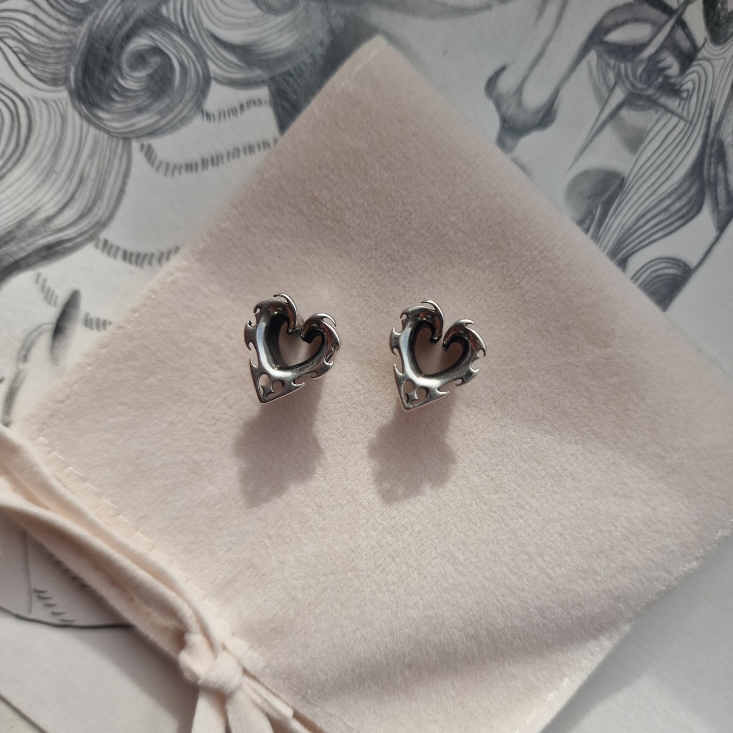 8MM 0G Silver Heart Flame Double Flared Tunnel Stretched Lobes Ear Weight Heart