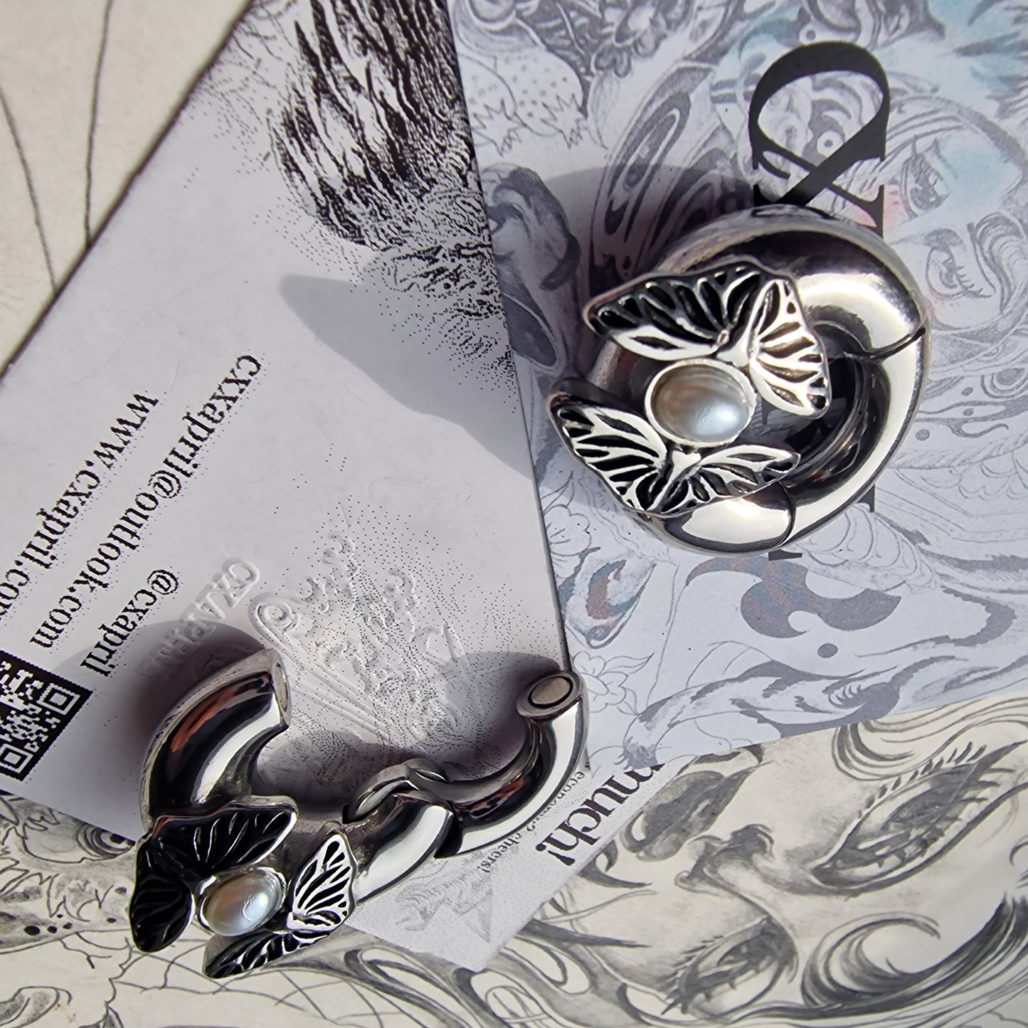 6MM 2G Twin Flame Butterfly Pearl Silver Ear Weights | Stretched Ears