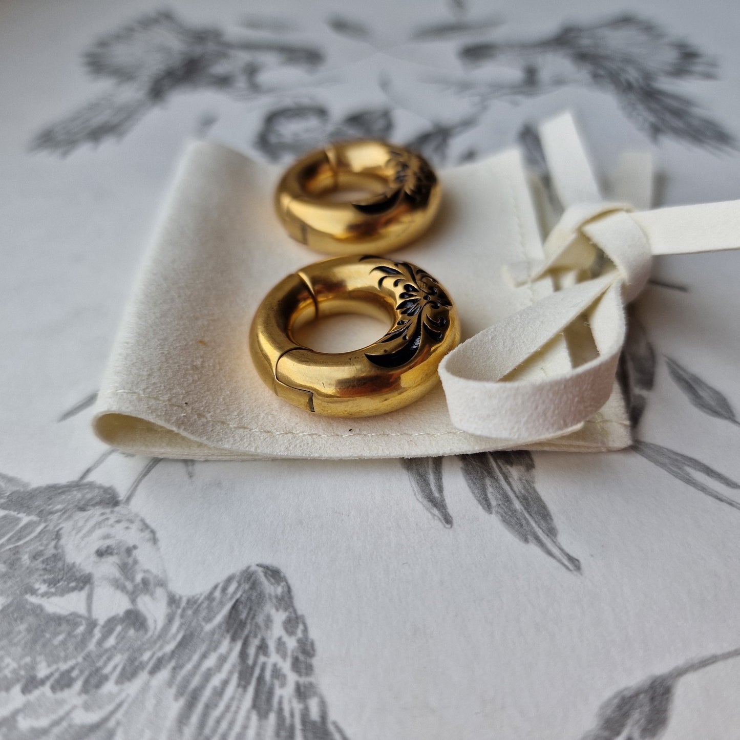 6MM 2G  Gold Flower Ear Hanger Hoop Ear Weights Gauges Stretched lobes tunnels